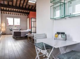 Фотография гостиницы: enJoy Home - Mansarda nel cuore di Padova