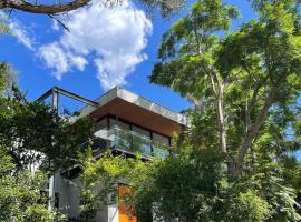 Hotel Foto: Tranquil Garden Apartment with living room