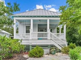 Hotel Photo: Charming Cottage near downtown Southport