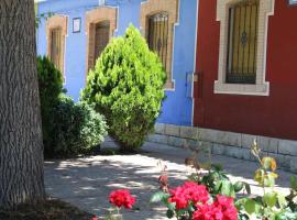 होटल की एक तस्वीर: Casita para parejas Villena