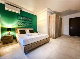 Hotel Photo: Deluxe Modern 2 bedroom Apartment by Solea