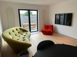 Hotel Photo: JOIVY Stylish house with patio in Devon