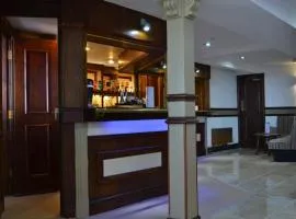 Jini Hotel