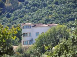 Hotel Photo: Villa Maria υπέροχη βίλα στα Μετέωρα