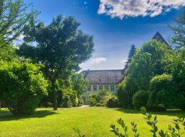 ホテル写真: Schloss Sennfeld - Schloss Akademie & Eventlocation -