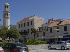 Hotel Photo: Apartments by the sea Kastel Novi, Kastela - 20607