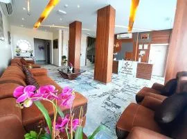 Grand Orchid Hotel Apartment, hotell i Duqm