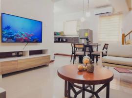 صور الفندق: Cozy 3BR Home with Garden, Pool & Modern Comforts