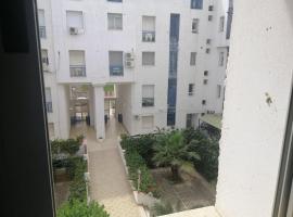 ホテル写真: Lovely 1-Bed Apartment in lac1 Tunis