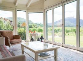 Hotel fotografie: Wonderful Villa among the Vineyards