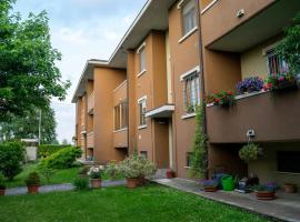 호텔 사진: Appartamento nel verde - 4km da Piacenza