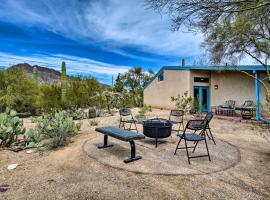 Hotel foto: Sunny Tucson Home with Patios on 5 Acres!