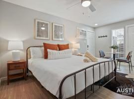 A picture of the hotel: Explore Austin Life Studio Near Guadalupe St