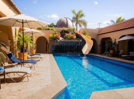 Hotel Photo: Beachfront Delfin Estate With Pool sleeps 47