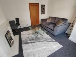 A picture of the hotel: Church View house,2bed,brighouse central location