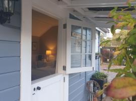 Cabins on Tudor bed & breakfast, hotel din Motueka