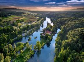 Hotel fotoğraf: Hotel Grad Otočec - Relais Chateaux