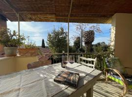 Foto di Hotel: Casa Atelier - aria condizionata, terrazzo, parcheggio, Bolgheri by ToscanaTour