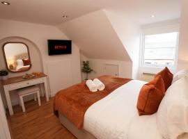 Hotelfotos: The Loft - KING BED, Central, Entire Apartment
