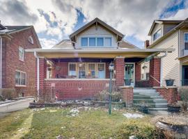 Hotel Photo: Renovated Victorian House about 7 Miles to Downtown!