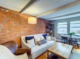 מלון צילום: Luxe Denver Condo with Community Patio and Grill