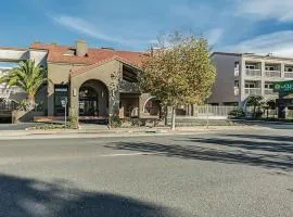 La Quinta by Wyndham San Francisco Airport West Millbrae FREE AIRPORT SHUTTLE