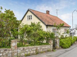 Stunning Home In Simrishamn With Wifi, hotel v destinaci Simrishamn