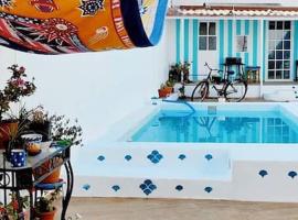 Hotelfotos: Casa con piscina cerca de Sevilla