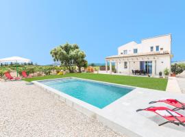 Hotel Foto: Villa Albaimar with swimming pool and garden