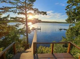 होटल की एक तस्वीर: Chickahominy River Home Close to Williamsburg