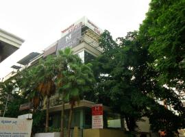 Hotel Photo: Monarch Luxur - Infantry Road