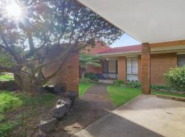 Hotel kuvat: Unit 2 77 Culgoa Crescent Pambula Beach