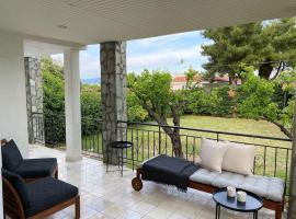 A picture of the hotel: House+garden near the sea