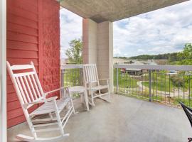 A picture of the hotel: River View Condo Bear Crossing 302