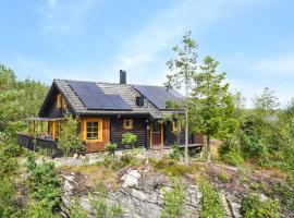 Foto do Hotel: Lovely Home In Munkedal With Kitchen