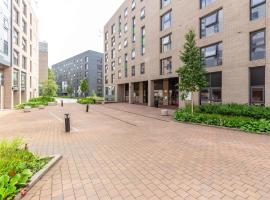 Zdjęcie hotelu: Apartments and Ensuite Bedrooms with Shared Kitchen at Bryson Court in Newcastle