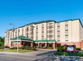 Courtyard by Marriott Bloomington、ブルーミントンのホテル