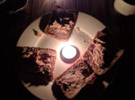 Petra cabin Roof top hostel, ξενοδοχείο στο Ουάντι Μούσα