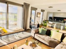 Zdjęcie hotelu: Luxurious 3 Bedrooms with Parking and Terrace-Ber1