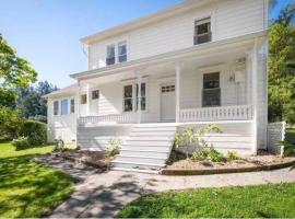 Hotelfotos: Private, Cozy Vintage Farmhouse in Sebastopol