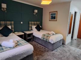 MacDonald Hotel & Cabins, hotel in Kinlochleven