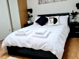 Hotel Photo: Canterbury romantic modern home