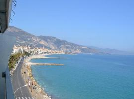 A picture of the hotel: Studio fronte mare Mentone Costa Azzurra 5 piano Florentina sea view