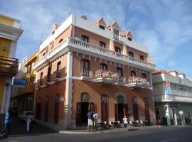 Royal Mindelo Suite: Mindelo şehrinde bir otel