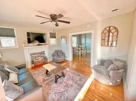 Pristine, Central and Comfortable!