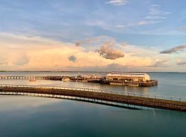 รูปภาพของโรงแรม: Serenity Neptuna - 3brm luxury at Darwin Waterfront