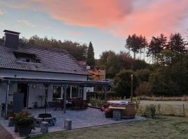 Foto di Hotel: Ferienwohnung Arnsberger Wald