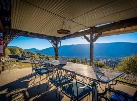 Fotos de Hotel: Fairy Tale 13-acre Sunset Villa at Windy Gap Valley near Yosemite
