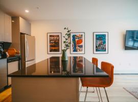Hotel kuvat: NEW Stylish 2BR Condo with Views in North End