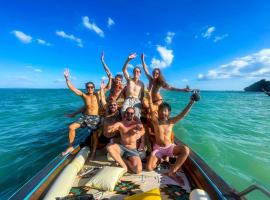 Nomads Ao Nang Party Hostel 18-35 Years Old Only，奧南海灘的飯店